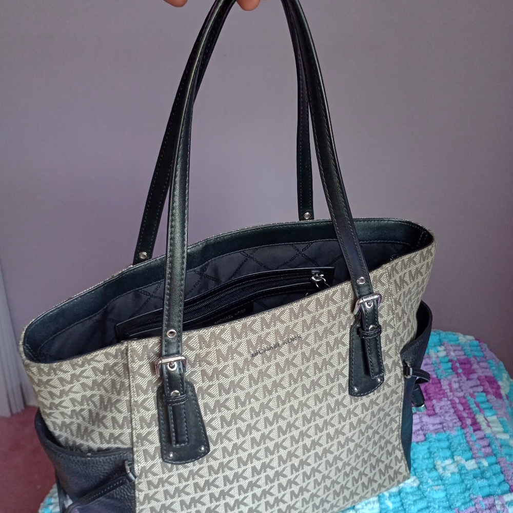 Michael Michael Kors Voyager East West Signature Tote